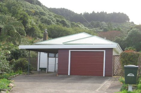 Photo of property in 100 Chester Road, Tawa, Wellington, 5028