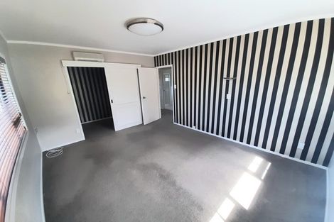 Photo of property in 2a Korotaha Terrace, Rothesay Bay, Auckland, 0630