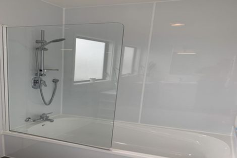 Photo of property in 10 Peterhouse Place, West Harbour, Auckland, 0618