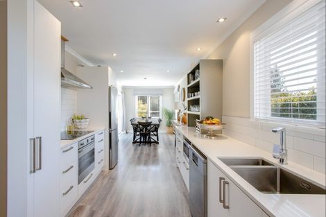 Photo of property in 12 Upham Street, Havelock North, 4130