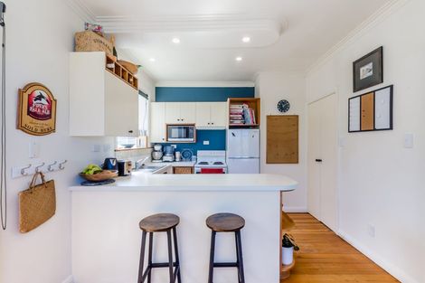 Photo of property in 131 Renown Road, Raumati South, Paraparaumu, 5032