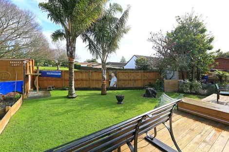 Photo of property in 2/3 Papatahi Place, Henderson, Auckland, 0610
