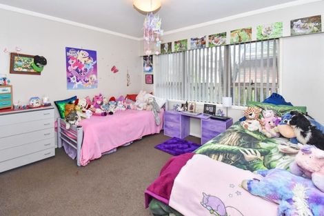 Photo of property in 2/12 Grove Road, Papakura, 2110