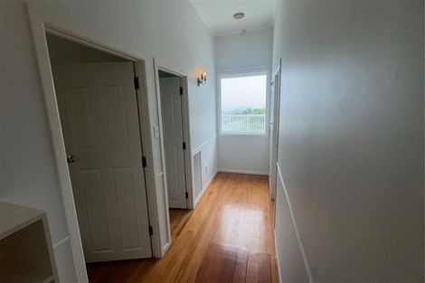 Photo of property in 42 Miromiro Road, Normandale, Lower Hutt, 5010