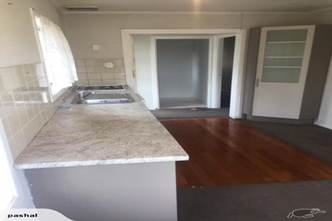 Photo of property in 79 Roberts Road, Te Atatu South, Auckland, 0610