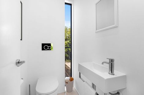 Photo of property in 74 Merivale Lane, Merivale, Christchurch, 8014