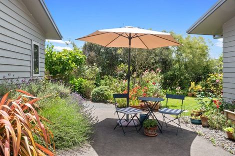 Photo of property in 98 Kinloch Road, Kinloch, Taupo, 3377