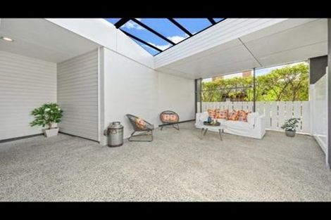 Photo of property in 1/176 Mcleod Road, Te Atatu South, Auckland, 0610