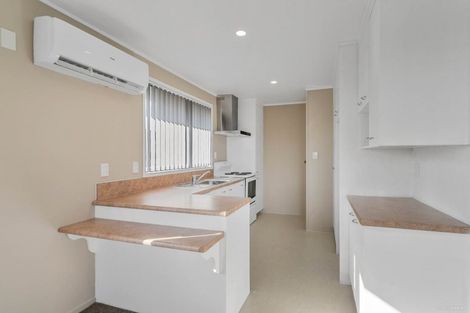 Photo of property in 2/42 Sutton Crescent, Papakura, 2110