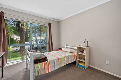Photo of property in 24 Calypso Way, Unsworth Heights, Auckland, 0632