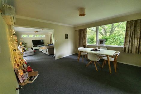 Photo of property in 96 Pinehaven Road, Pinehaven, Upper Hutt, 5019