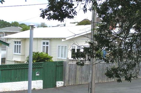 Photo of property in 1/23 Stafford Road, Northcote Point, Auckland, 0627