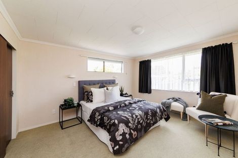 Photo of property in 9 Huhana Court, Hokowhitu, Palmerston North, 4410