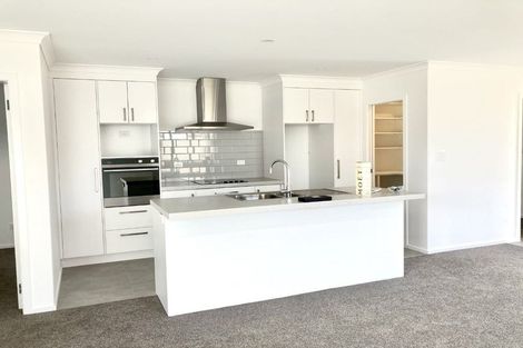 Photo of property in 30 Regis Park Drive, Pukekohe, 2120