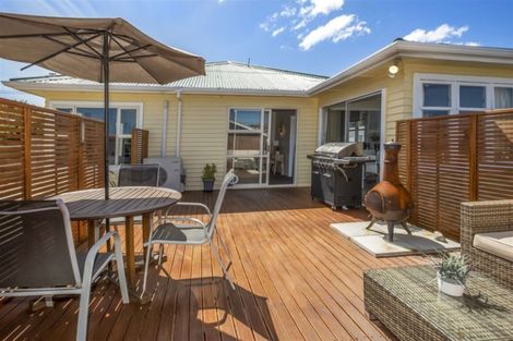 Photo of property in 8 Kapiti Crescent, Titahi Bay, Porirua, 5022