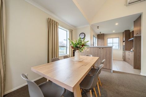 Photo of property in 1 Yeats Grove, Trentham, Upper Hutt, 5018