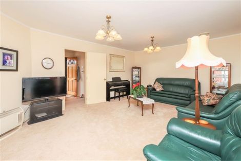 Photo of property in 15 Minnie Place, Pukete, Hamilton, 3200