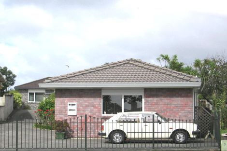 Photo of property in 75 Edmonton Road, Henderson, Auckland, 0612