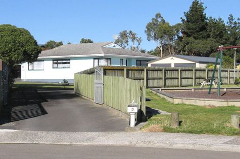 Photo of property in 4 Mcmanaway Grove, Stokes Valley, Lower Hutt, 5019