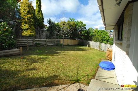 Photo of property in 2/21 Waiau Street, Torbay, Auckland, 0630