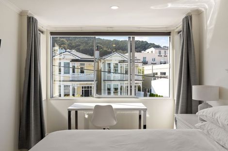 Photo of property in 2/15 Roxburgh Street, Mount Victoria, Wellington, 6011