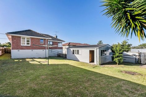 Photo of property in 12 Clayton Road, Manurewa, Auckland, 2102