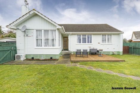 Photo of property in 3 Kupe Place, Highbury, Palmerston North, 4412