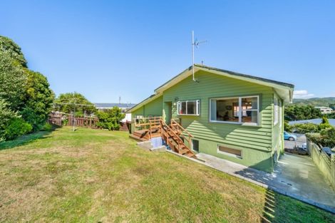 Photo of property in 7 Witham Street, Island Bay, Wellington, 6023