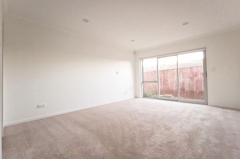 Photo of property in 9 Cornelian Crescent, Half Moon Bay, Auckland, 2012