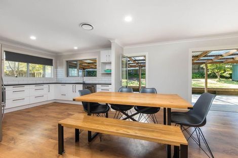 Photo of property in 22 St Catherine Crescent, West Harbour, Auckland, 0618