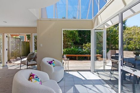 Photo of property in 2/99 Hebron Road, Waiake, Auckland, 0630