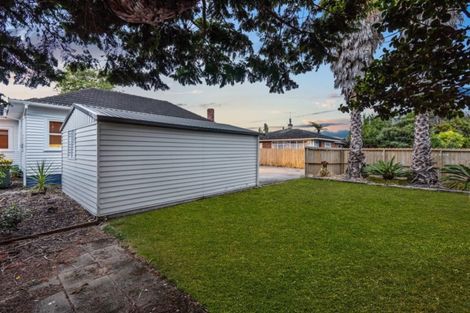 Photo of property in 19 Clevedon Road, Papakura, 2110
