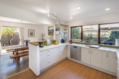 Photo of property in 8a Wicklow Road, Narrow Neck, Auckland, 0622