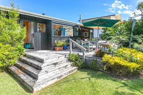 Photo of property in 64 Manaia Road, Tairua, 3508