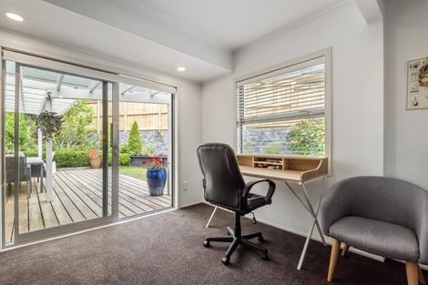 Photo of property in 2/23 Parr Terrace, Castor Bay, Auckland, 0620