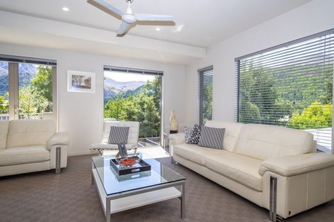 Photo of property in 21 Hood Crescent, Arrowtown, 9302