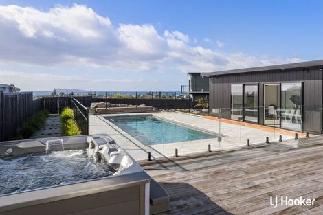 Photo of property in 33 The Crescent, Waihi Beach, 3611