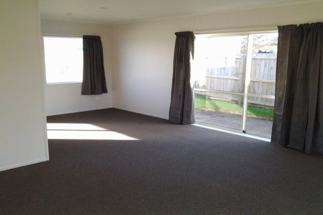 Photo of property in 15 Hocken Place, Mangere Bridge, Auckland, 2022