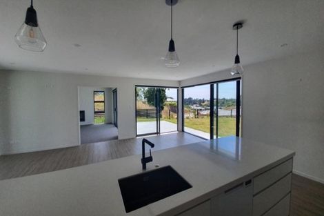 Photo of property in 2 Western Rise, Hurworth, New Plymouth, 4310