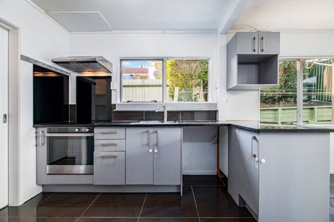 Photo of property in 41 Kohekohe Street, New Lynn, Auckland, 0600