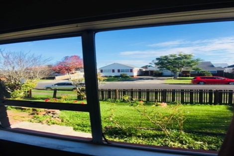 Photo of property in 3/7 Highland Park Drive, Highland Park, Auckland, 2010