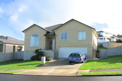 Photo of property in 32 Waldorf Crescent, Orewa, 0931