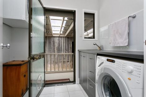 Photo of property in 28 Sheridan Crescent, Leamington, Cambridge, 3432