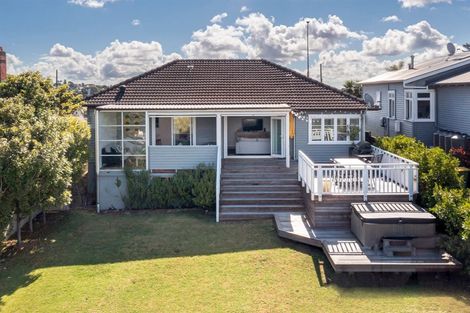 Photo of property in 161 Birkenhead Avenue, Birkenhead, Auckland, 0626