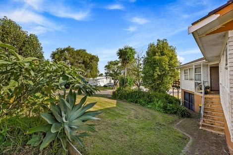 Photo of property in 90 Taylor Road, Mangere Bridge, Auckland, 2022