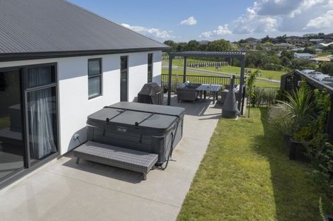 Photo of property in 31 Ridge Drive, Omokoroa, 3114