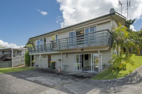 Photo of property in 30 Omokoroa Road, Omokoroa, 3114