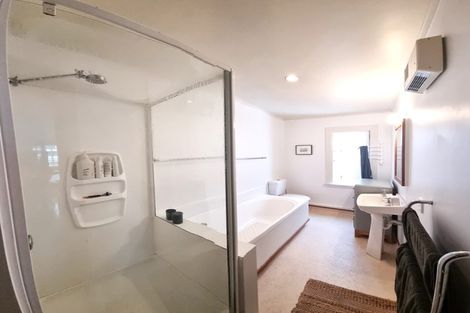 Photo of property in 1 Edge Hill, Mount Victoria, Wellington, 6011