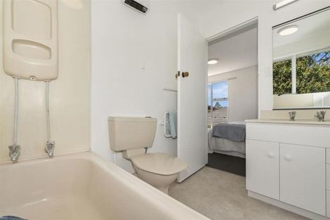 Photo of property in 25 Gleneagles Terrace, Ilam, Christchurch, 8053