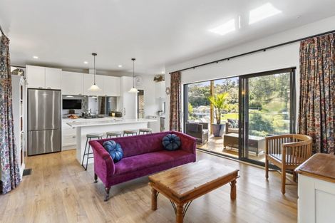 Photo of property in 5b Hobbs Road, Matakatia, Whangaparaoa, 0930